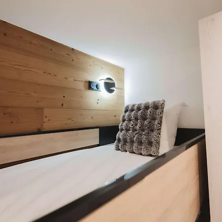 Renove, Cosy, Pour 4 Pers., Expose Sud, Skis Aux Pieds, Proche Commerces * Val Thorens